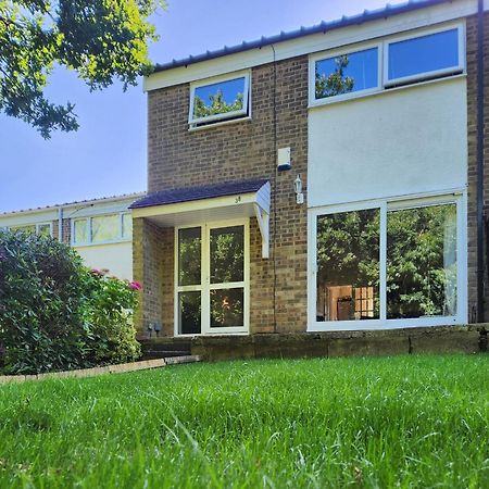 Double Room In Crawley,Gatwick,West Sussex Ifield Экстерьер фото